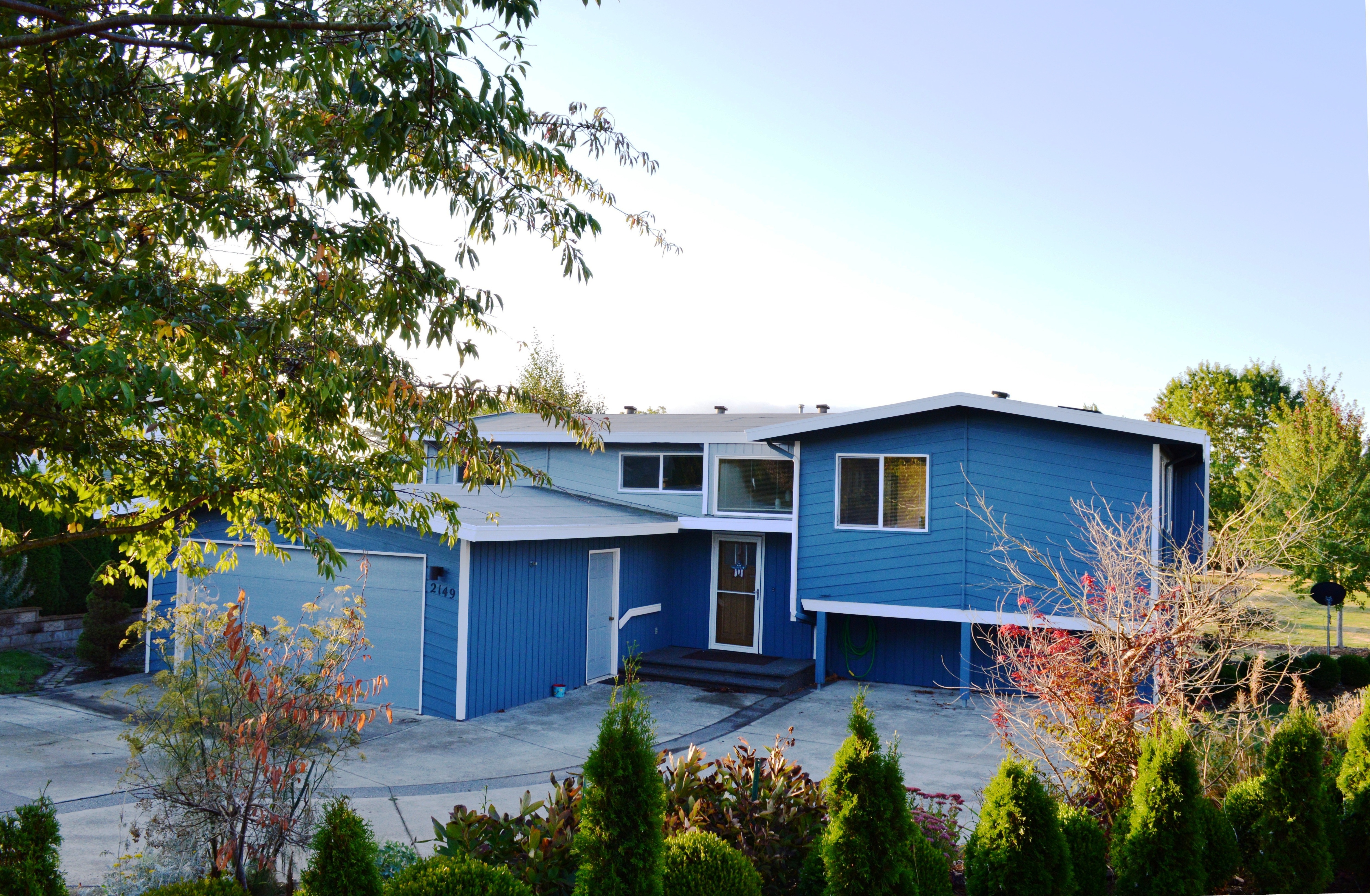 Ferndale 4 Bedroom Home with hardwood floors